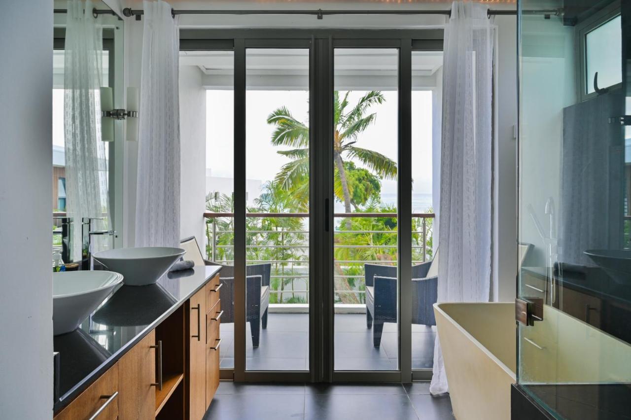 Villa Horizon By Dream Escapes, Beachfront Villa Pointe aux Canonniers Bagian luar foto
