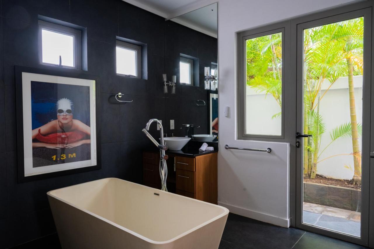 Villa Horizon By Dream Escapes, Beachfront Villa Pointe aux Canonniers Bagian luar foto