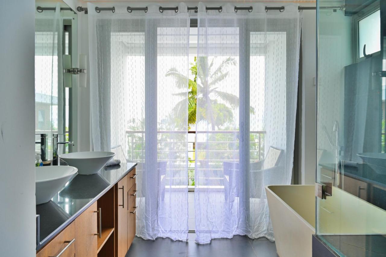 Villa Horizon By Dream Escapes, Beachfront Villa Pointe aux Canonniers Bagian luar foto